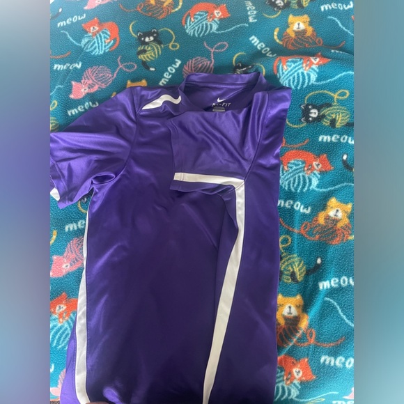 Purple Nike T-shirt - Picture 2 of 3